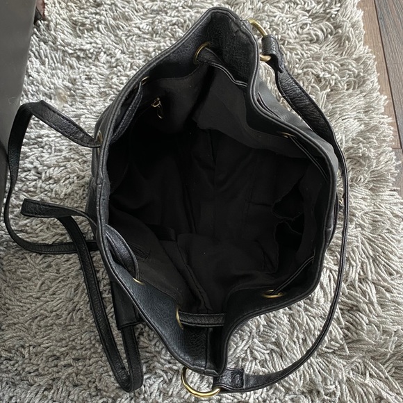 Bucket Backpack w/ gromets, zipper detailing - Picture 4 of 6